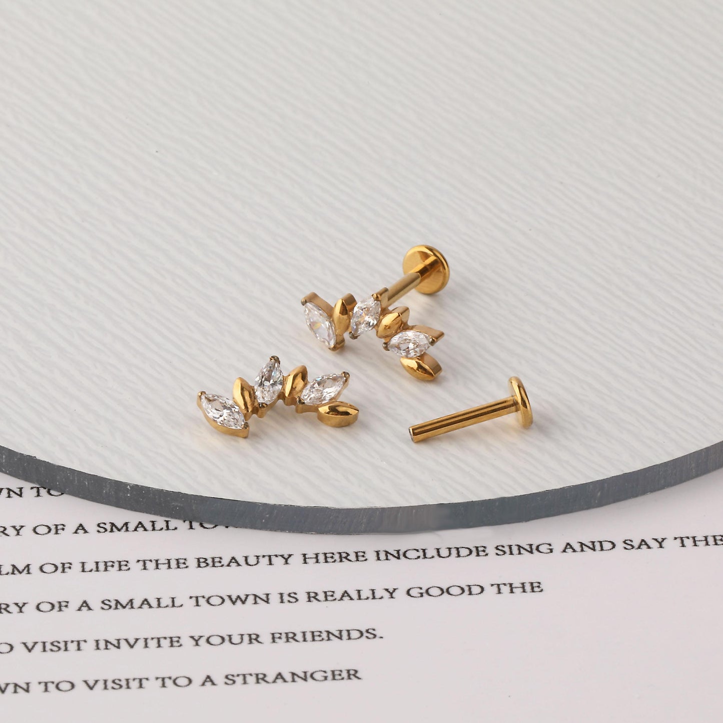 16G G23 Titanium leaf Climber Internally Threaded Labret • tragus stud • conch earrings • cartilage helix stud • flat back labret stud