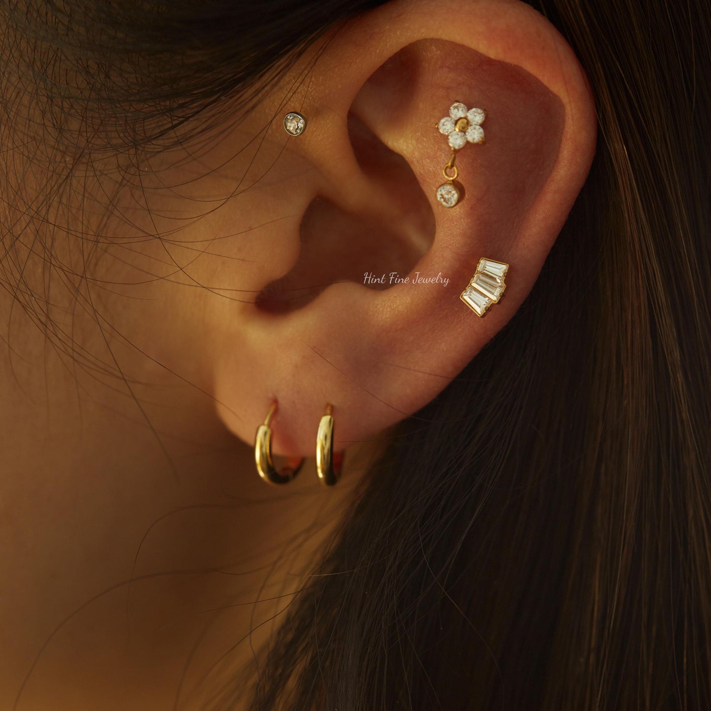 16G G23 Titanium Baguette Crown Internally Threaded Labret • tragus stud • conch earrings • cartilage helix stud • flat back labret stud