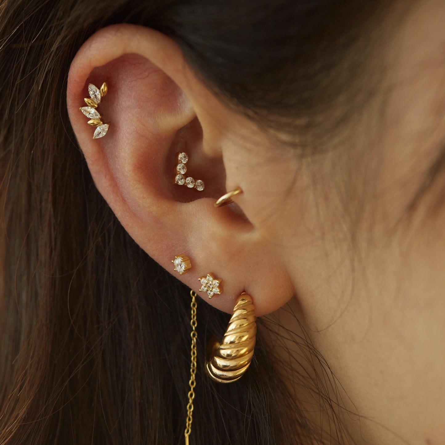 16G G23 Titanium leaf Climber Internally Threaded Labret • tragus stud • conch earrings • cartilage helix stud • flat back labret stud