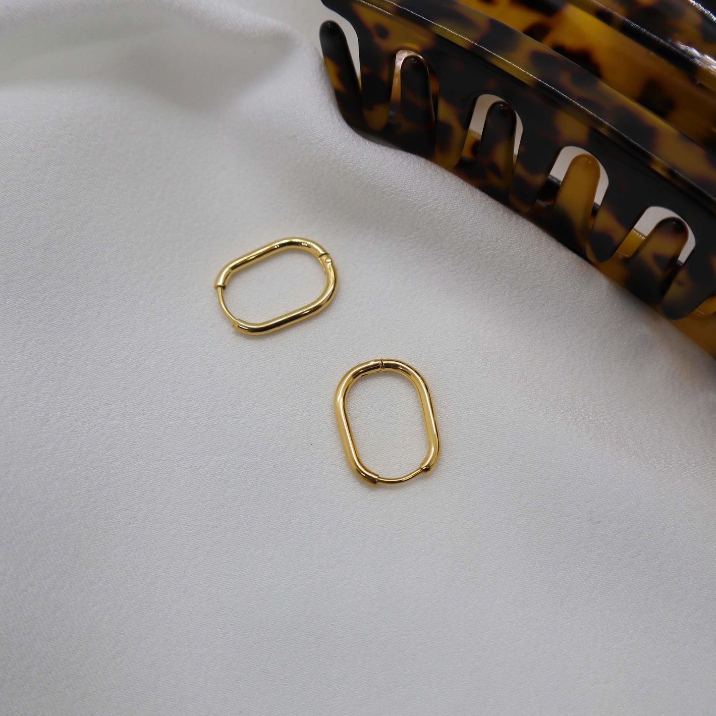 THIN OVAL HOOPS
