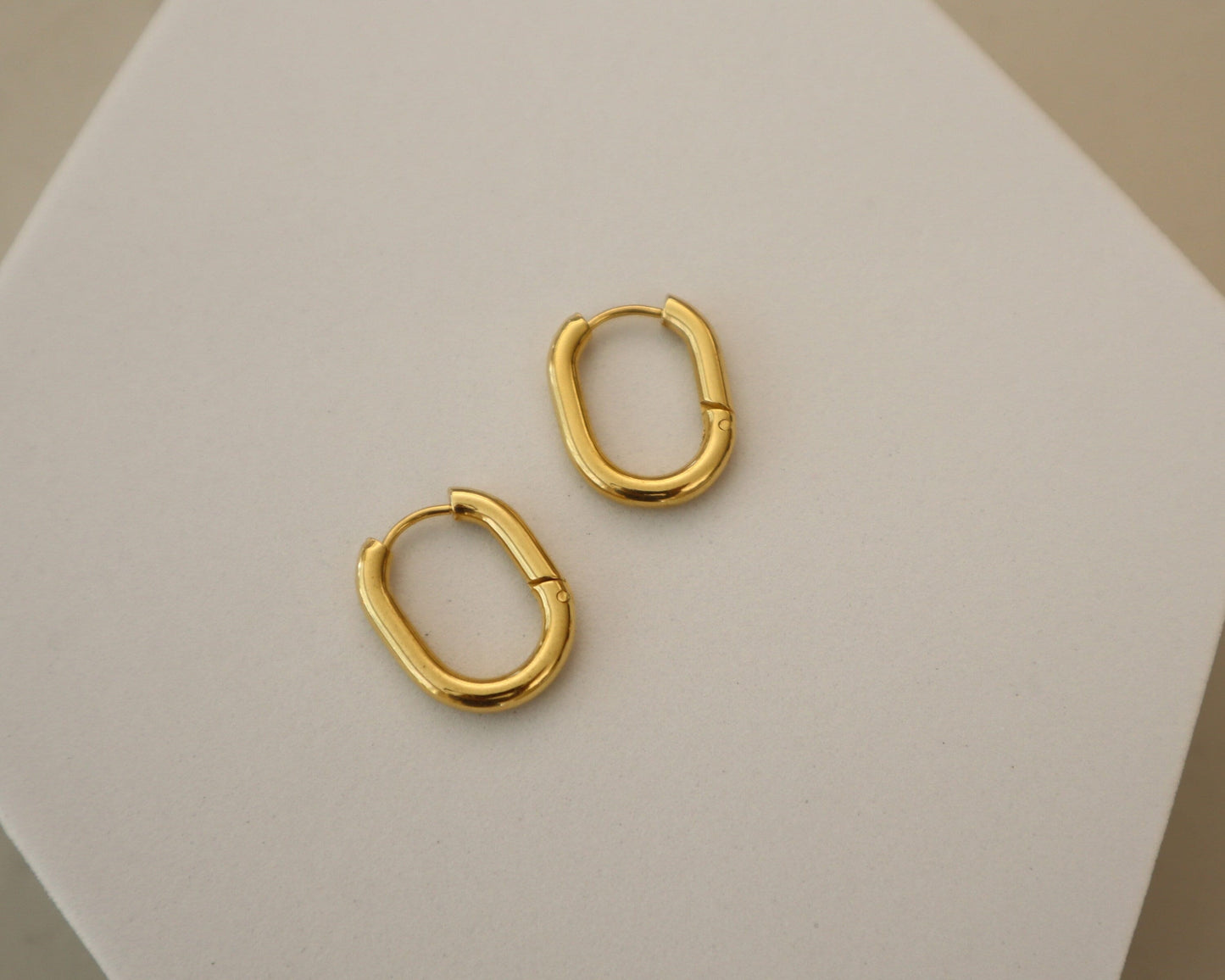 OVAL HOOPS